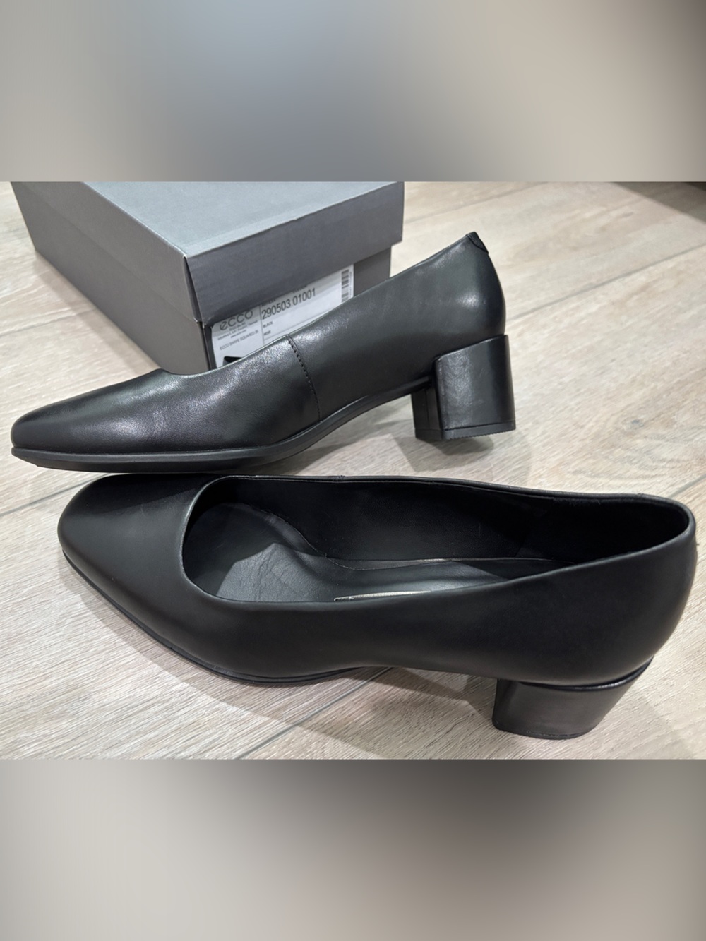 Ecco Black Leather Square-Toe Ballet Flats